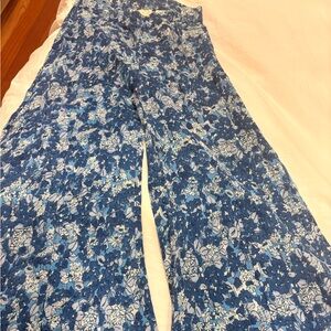 Suzi Kondi Blue Floral Garment